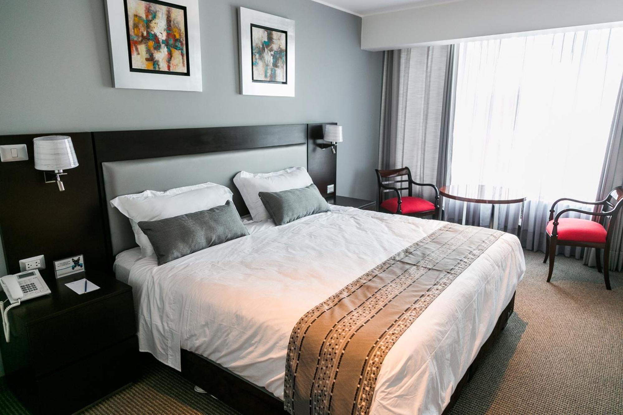 Apart Hotel Petit Palace Suites Lima Buitenkant foto