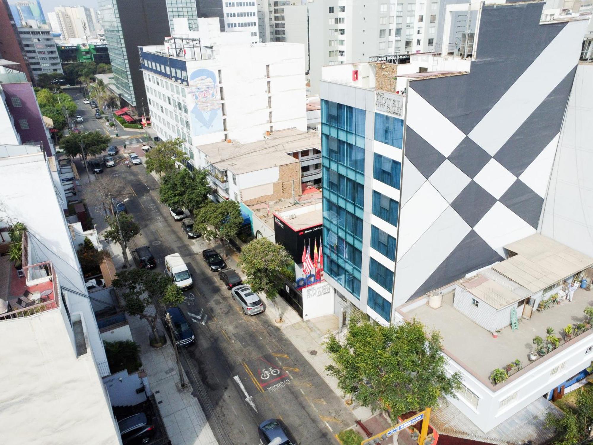 Apart Hotel Petit Palace Suites Lima Buitenkant foto