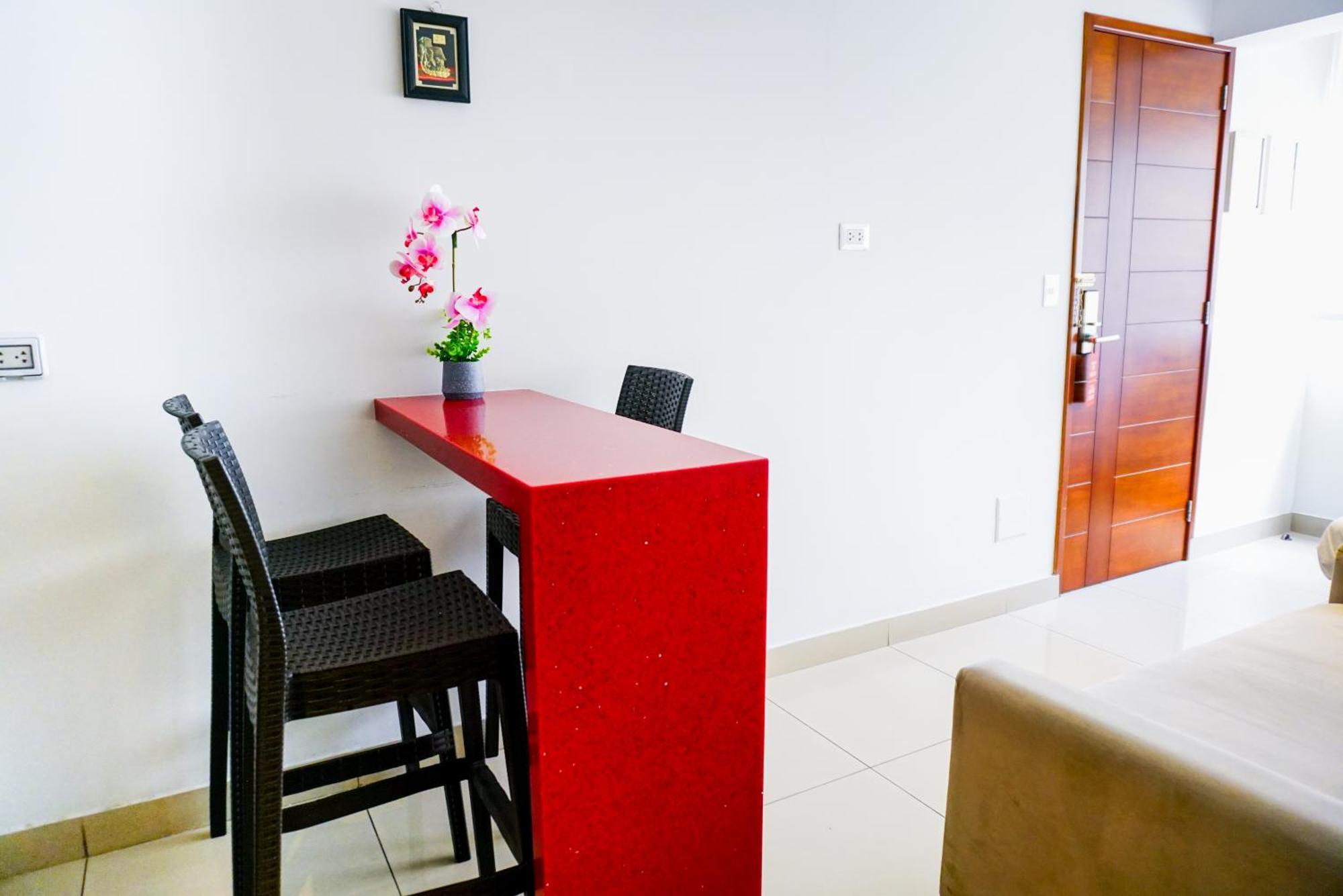 Apart Hotel Petit Palace Suites Lima Buitenkant foto