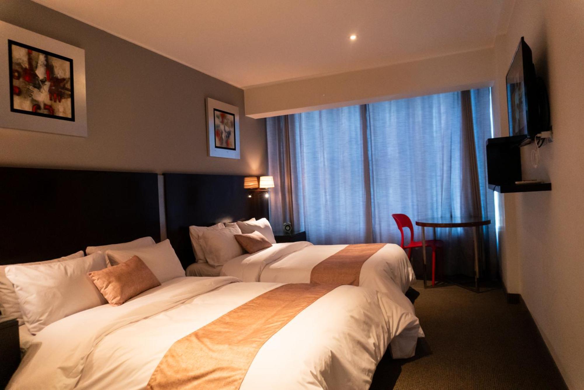Apart Hotel Petit Palace Suites Lima Buitenkant foto