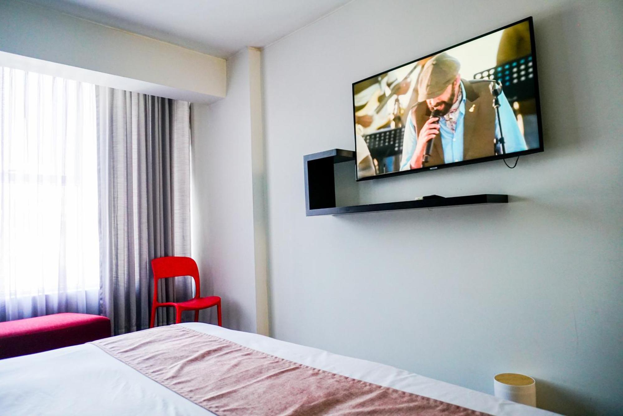 Apart Hotel Petit Palace Suites Lima Buitenkant foto